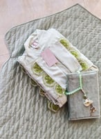 شرشف صلاة لف اخضر باستال مزين بأويا يدوي من لاجور