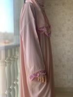 شرشف صلاة وردي لف اويا تركي و الطرحة مثبتة .