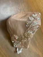 كمامة سهرة باودر بنك مطرز بالخرز و الكريستال