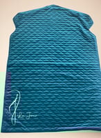 سجادة أزرق قطيفة