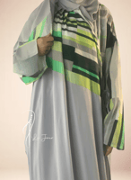 شرشف صلاة بمرد رمادي واخضر لف و الطرحة مثبتة