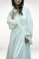 قميص نوم وروب (متوفر بعدة ألوان) مزين بالدانتيل