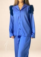 بيجامة بترولي حرير مع ريش