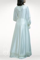 قميص نوم وروب (متوفر بعدة ألوان) مزين بالدانتيل