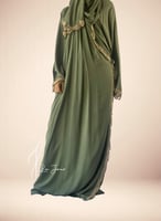 شرشف صلاة لف سكري وزيتي من الجنب يجهز خلال اسبوعين