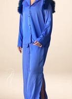 بيجامة بترولي حرير مع ريش