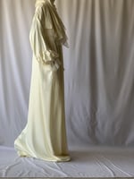 شرشف صلاة دانتيل سكري سحاب و الطرحة مثبتة.