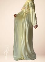 شرشف صلاة لف سكري وكروشيه ابيض وبنك.