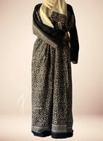 شرشف صلاة لف طرحة اسودو بيج منقوش و الطرحة منفصلة...