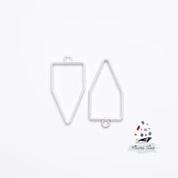 153 - تعليقة شكل مضلع لون فضي