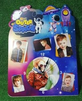 ساعة حائط - الفضاء الخارجي