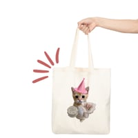 توت باق قط الميلاد