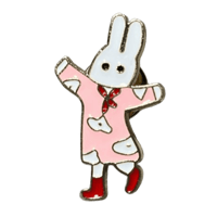 أرنب ببجامة ورديه