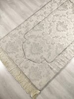 سجادة بإسفنج سميك