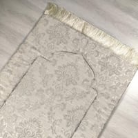 سجادة بإسفنج سميك