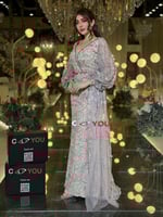 فستان سهرة 7194 شامبين مطرّز برقبة V وأكمام شفافة...