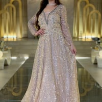 فستان سهرة 7182 فاخر من تصميم ينبض بالرقي والتفاصي...