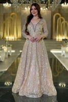 فستان سهرة 7182 فاخر من تصميم ينبض بالرقي والتفاصي...