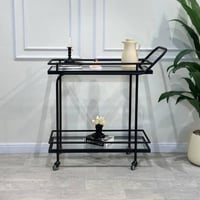 عربية تقديم دورين لون أسود زجاج شفاف