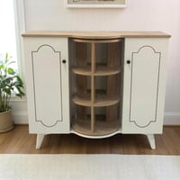 ركن كافية 2 باب بجزء دوار خشبي في الوسط