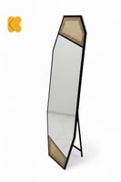 مرآة أرضية كاملة بإطار خشبي أسود مع تفاصيل راتان ق...