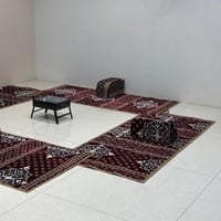 طقم جلسات ارضية مع 4 مراكي