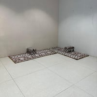 طقم جلسات ارضية مع 2 مراكي