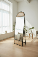 مرايا مودرن حديث بـ لون اسود خشبي مع تفاصيل راتان...