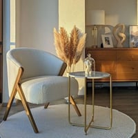 كرسي قماش بوكليه ارجل خشب بني فاتح