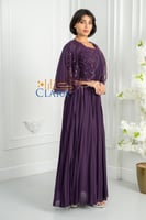 فستان سهرة بنفسجي فاخر بتصميم مطرز وكاب شيفون
