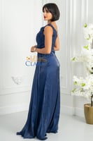 فستان سهرة أزرق بتصميم كتف واحد وثنيات فاخرة بقصة...