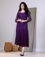 فستان سهرة دانتيل بلمسة فخامة أنثوية