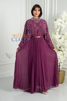 فستان سهرة بلون بنفسجي ملكي بتصميم واسع مطرز بالكر...