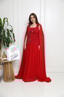 فستان سهرة أحمر فخم بتطريز يدوي وكاب شيفون انسيابي
