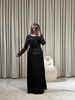 فستان فخم بتطريز ناعم ولمسة أناقة راقية