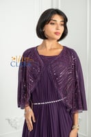 فستان سهرة بنفسجي فاخر بتصميم مطرز وكاب شيفون