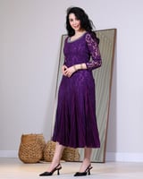 فستان سهرة دانتيل بلمسة فخامة أنثوية