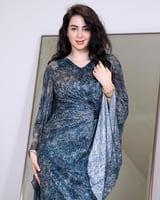 فستان سهره بنقشة فخمة ولمسة مخملية