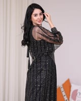 فستان ترتر فاخر أسود بقصة خصر أنيقة | سيدتي