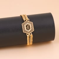 أسورة بديل الذهب لمسة هندسية