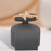 طقم بديل الذهب ملكي بلمسات ذهبية