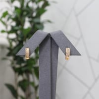 حلق بديل الذهب بريق الأناقة