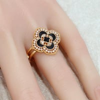 خاتم الورده الرخامية السوداء