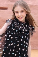 فستان بناتي بتل أسود مزين بتطريزات ملونة