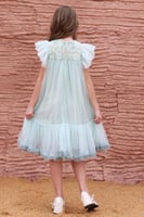 فستان تل باللون التيفاني بصدر مطرز ومزين باللؤلؤ