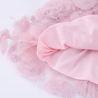 فستان بي بي تل مزين بالورود وأبه مموجة وأنيقة