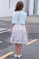 فستان مشجر بأبه كبيرة بلون تيافني مميزة بالكرستالا...