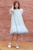 فستان تل باللون التيفاني بصدر مطرز ومزين باللؤلؤ