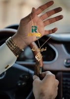 تعليقة سيارة بكسرة عود مااجمل العود اذا فاح