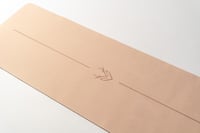 حصيرة يوغا مزدوجة اللون (بيج - اسود)